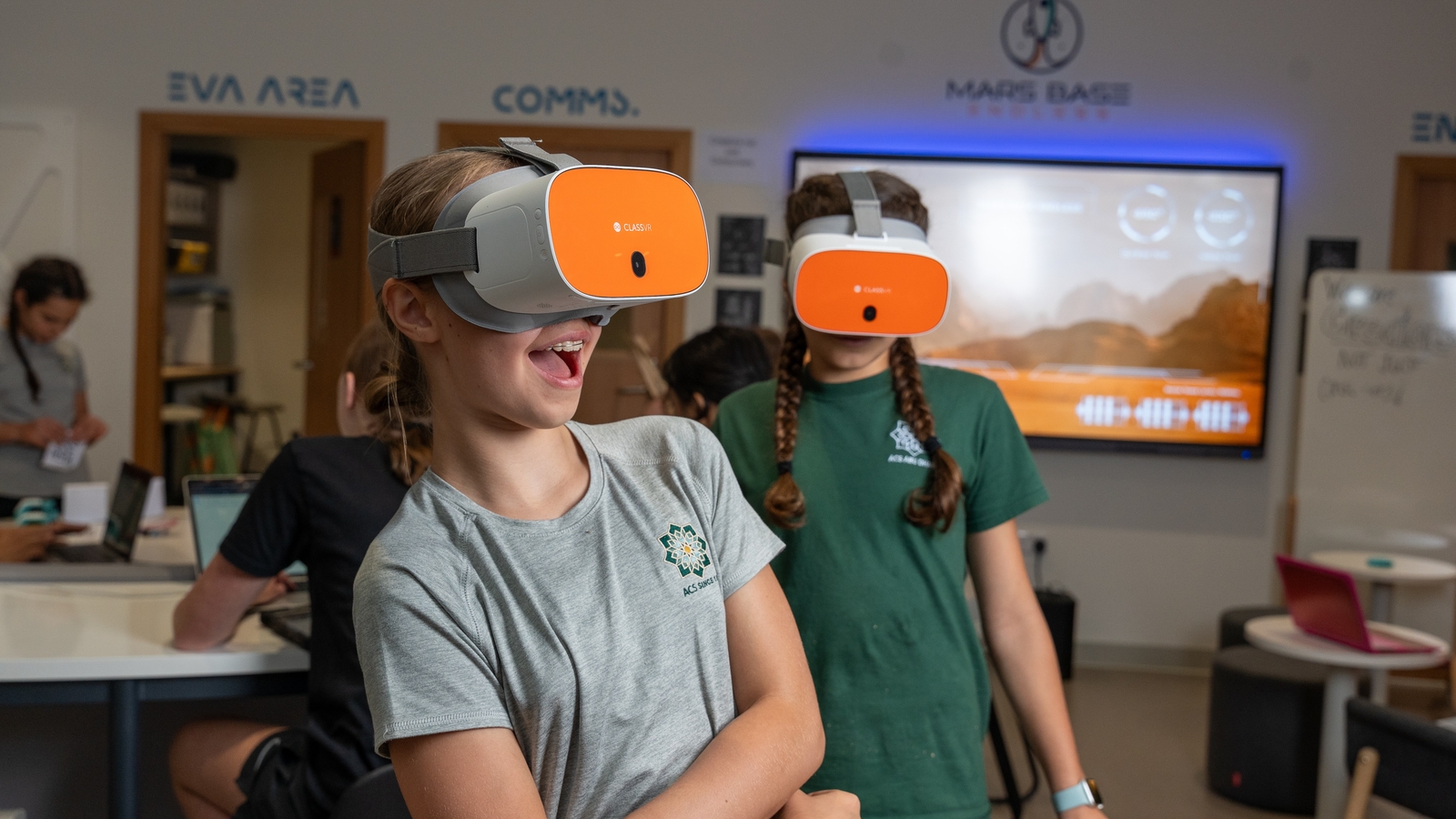 ACS students using VR headsets in an innovation lab